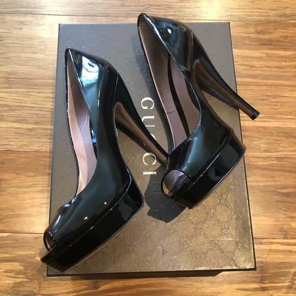 Gucci Vernice Crystal Patent Leather Pump - Picture 4 of 9